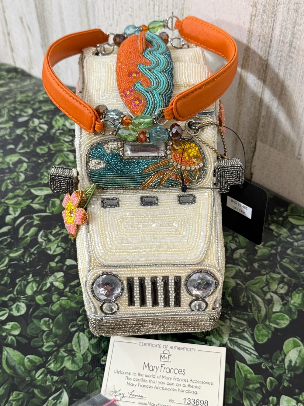 Mary Frances “Day Trip” Cream Beaded Camper Surf Theme Bag Cert of Authenticity - Picture 7 of 15